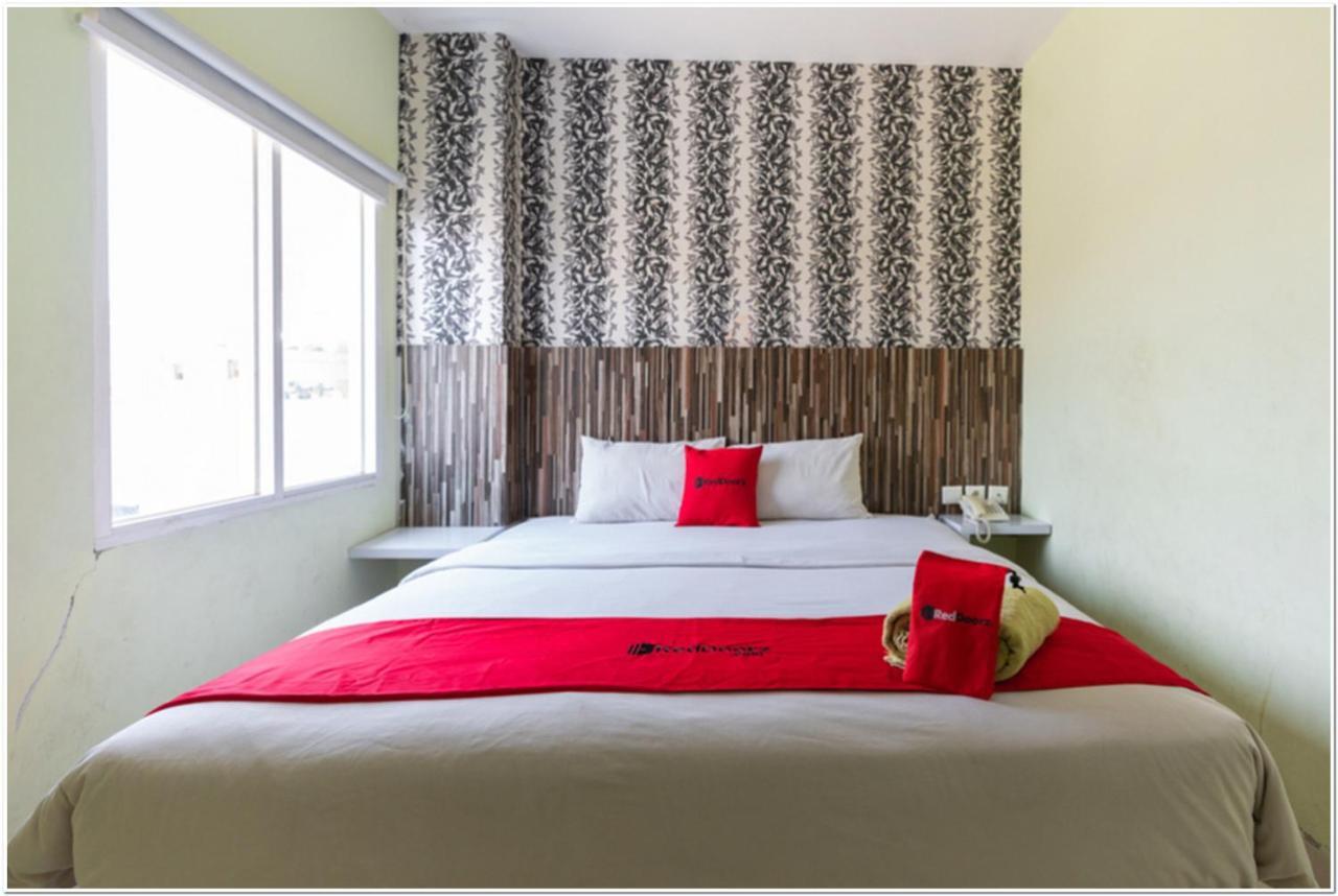 Reddoorz Plus @ Hertasning Area Makassar Exterior photo