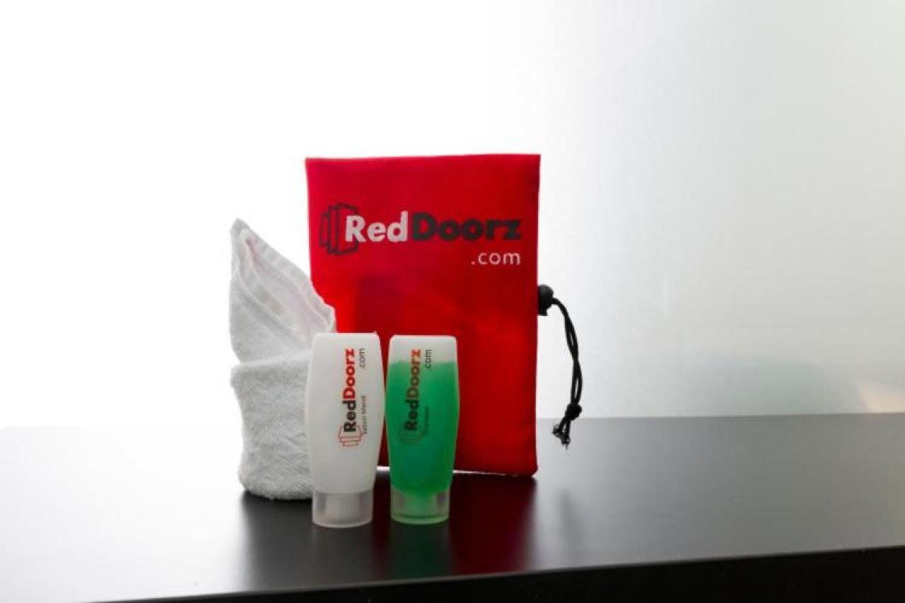 Reddoorz Plus @ Hertasning Area Makassar Exterior photo