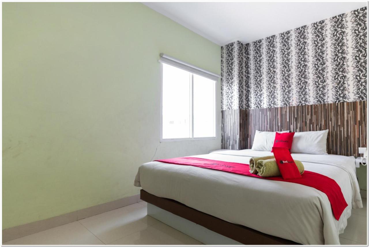 Reddoorz Plus @ Hertasning Area Makassar Exterior photo