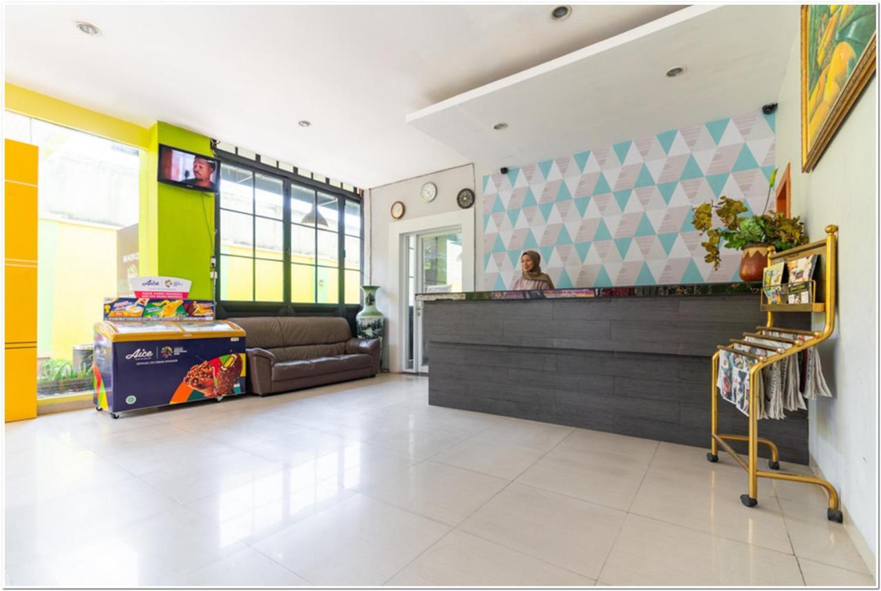 Reddoorz Plus @ Hertasning Area Makassar Exterior photo